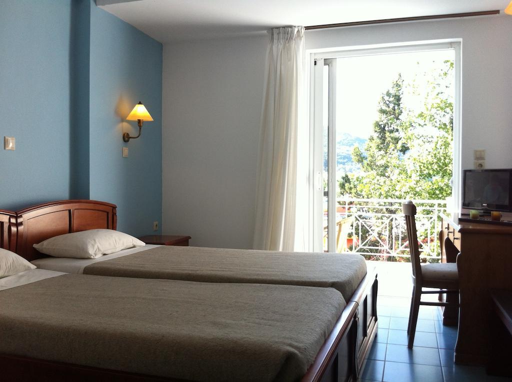 Three Stars Beach Hotel Moraitika Ruang foto